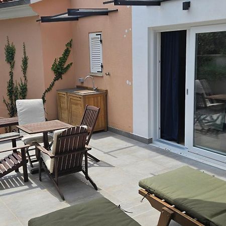 Apartment Maya Near The Beach Premantura Bagian luar foto