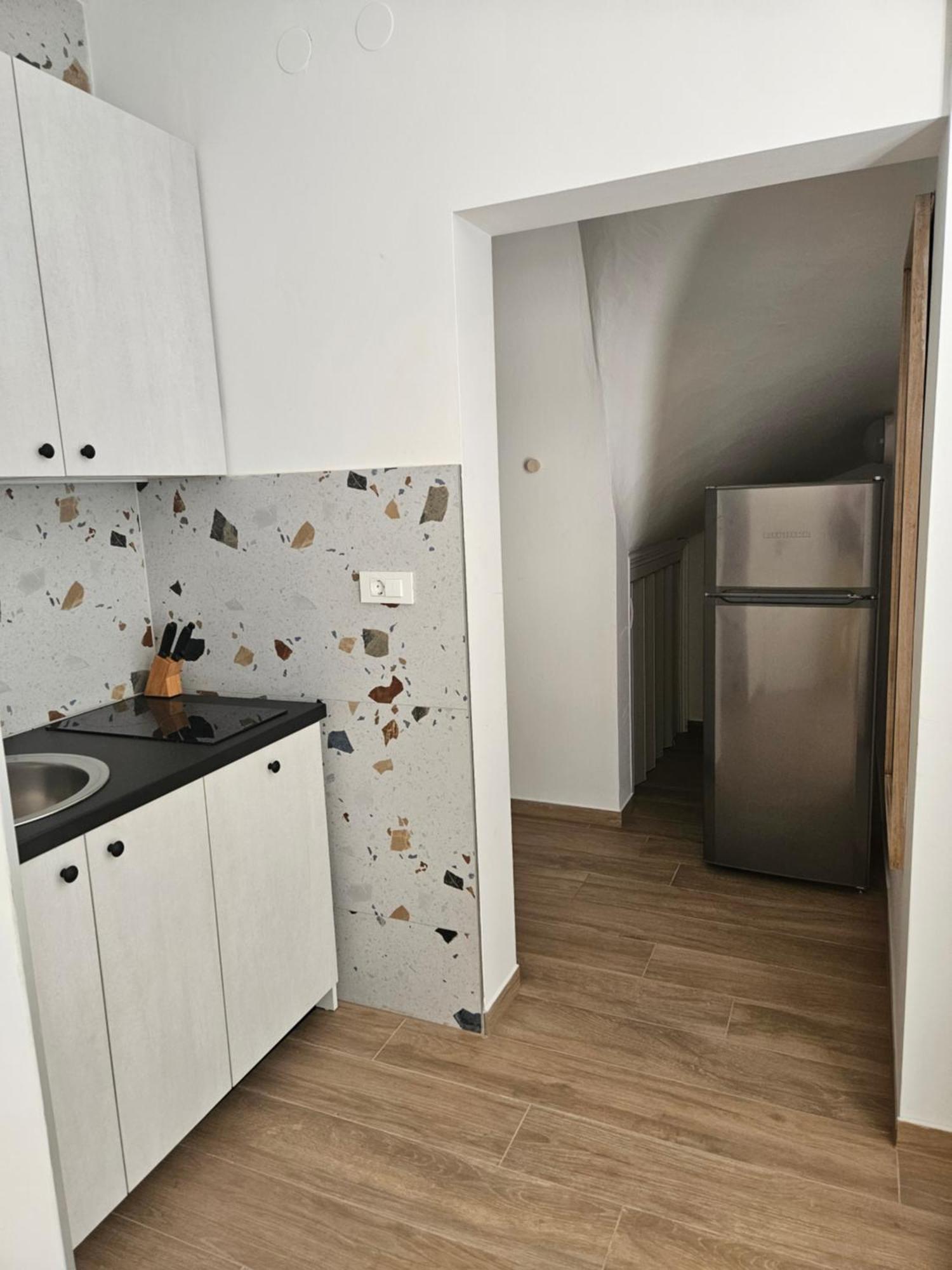 Apartment Maya Near The Beach Premantura Bagian luar foto