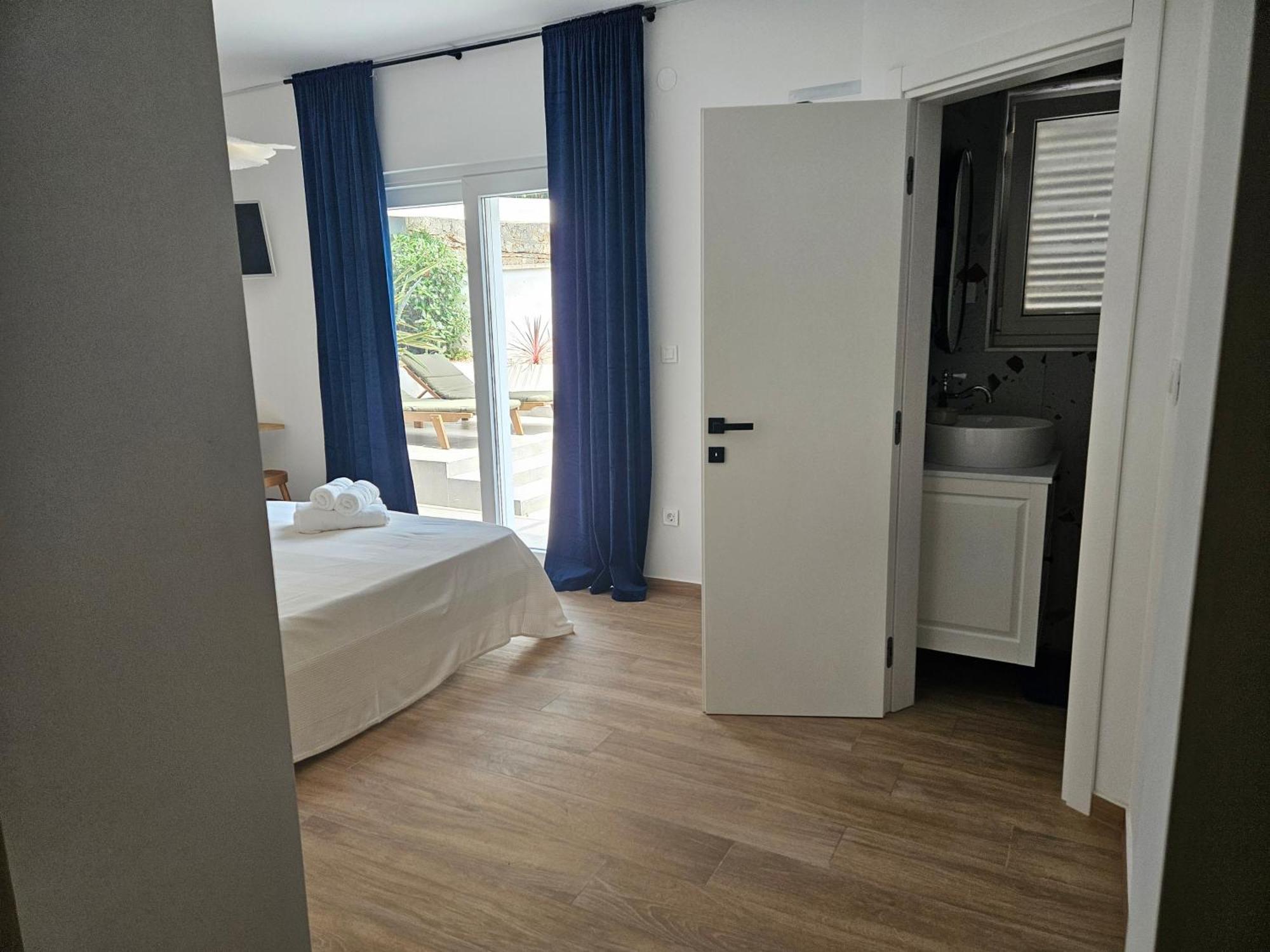 Apartment Maya Near The Beach Premantura Bagian luar foto