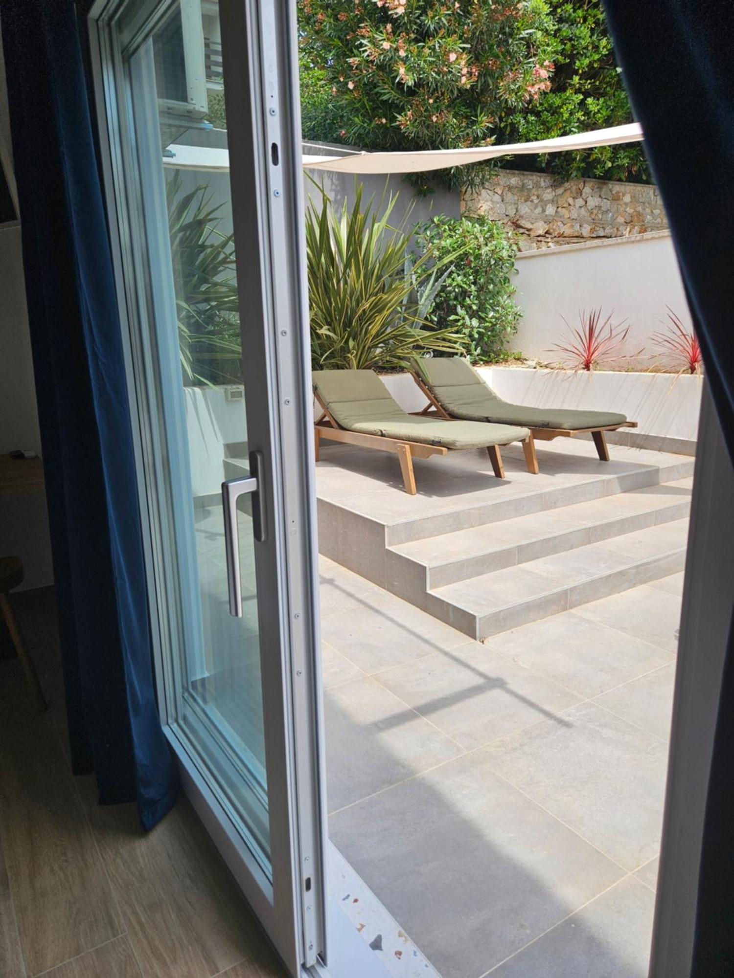 Apartment Maya Near The Beach Premantura Bagian luar foto