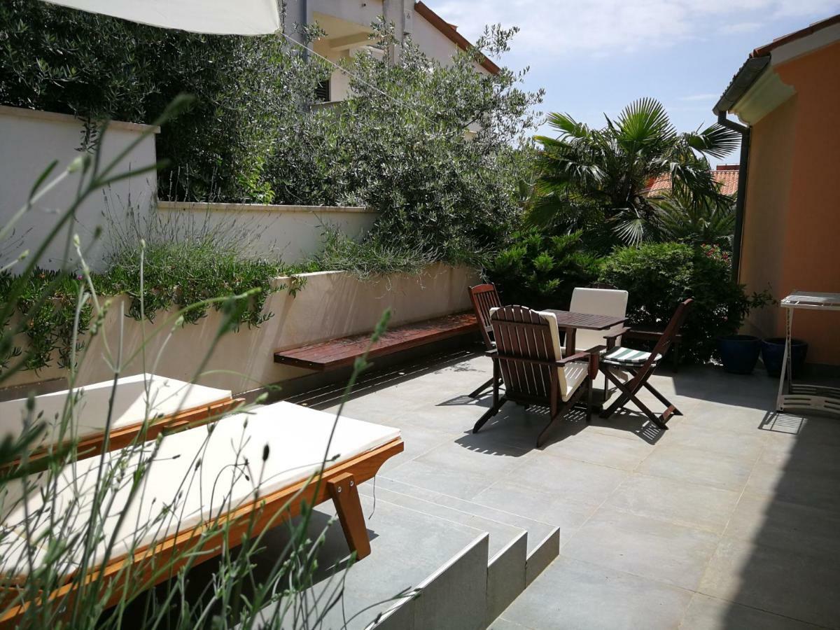 Apartment Maya Near The Beach Premantura Bagian luar foto