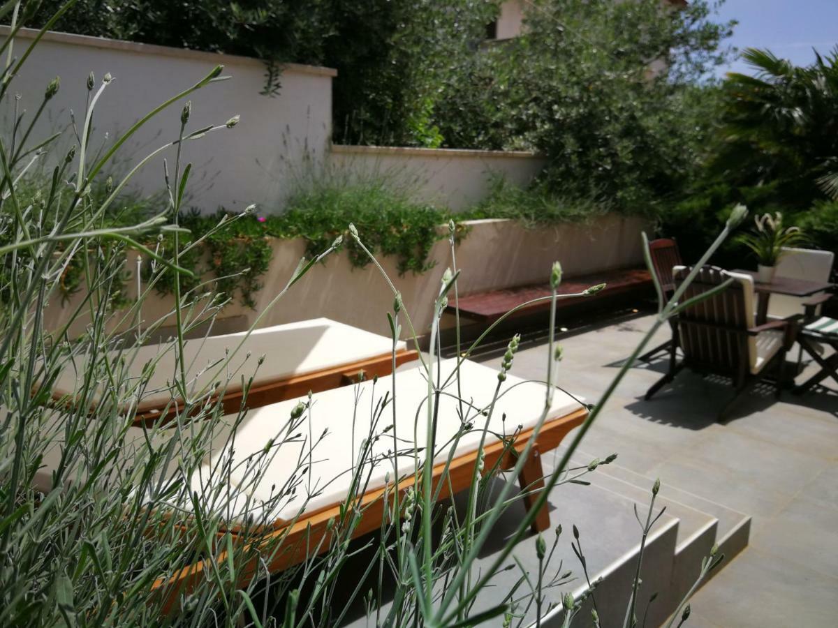 Apartment Maya Near The Beach Premantura Bagian luar foto